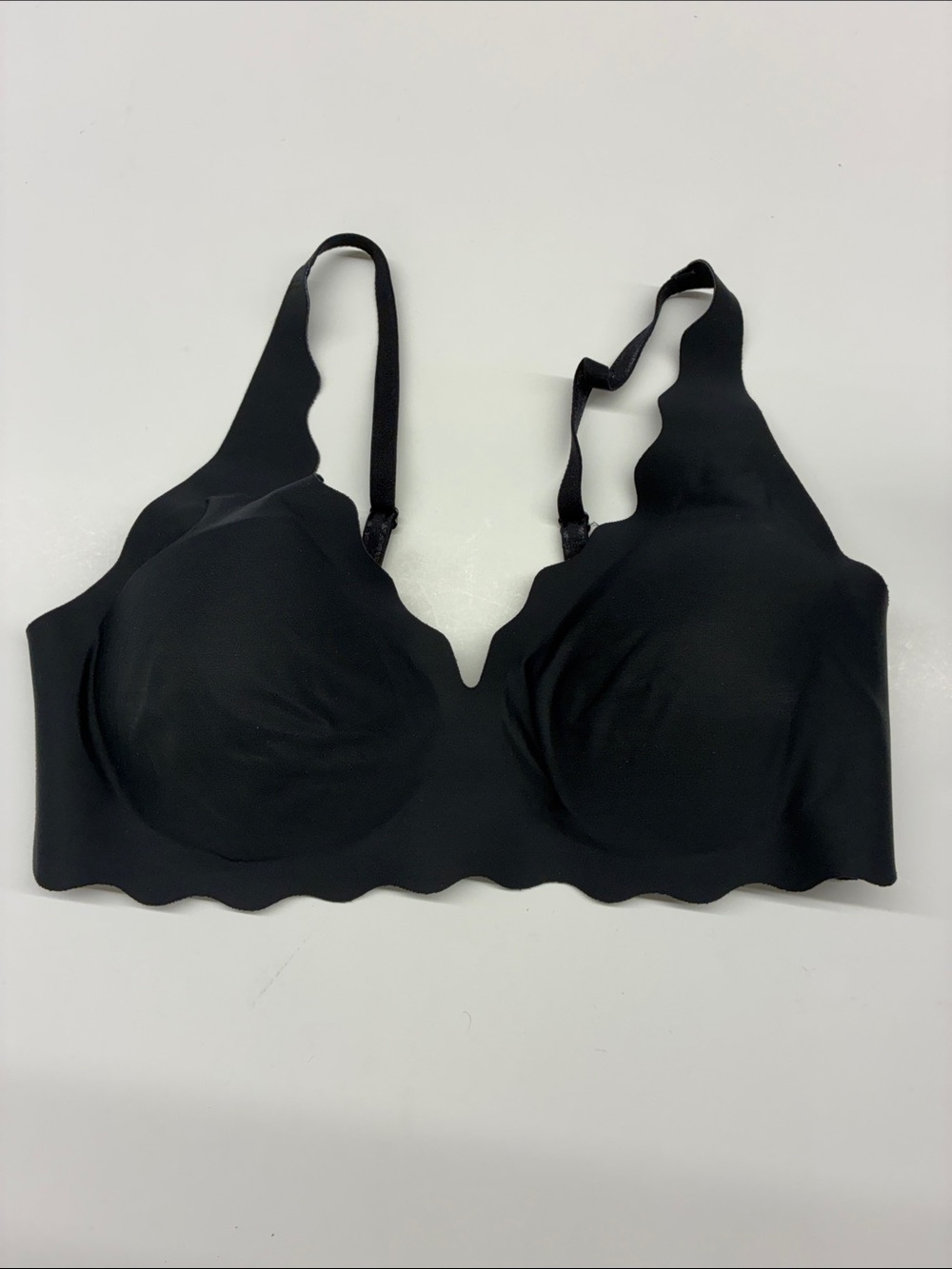 NEW b.tempt’d Seamless Scalloped Edge Wireless Bra Size Large